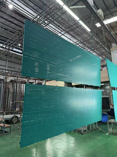 에 대한 최신 회사 뉴스 건축 프로젝트 를 변화 시키기 위해 최고 수준의 알루미늄 가장 솔루션을 찾고 있습니까?