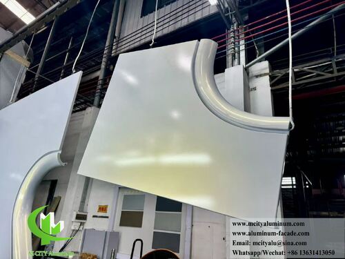 에 대한 최신 회사 뉴스 2026 건축 전면 트렌드: 왜 알루미늄 솔리드 패널이 현대 커튼의 최고의 선택인가?