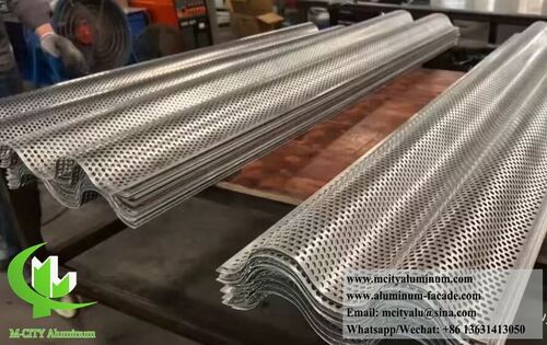 에 대한 최신 회사 뉴스 건축가 가이드 3003 알루미늄 솔리드 패널: 왜 내구성이 현대 정면 디자인과 만난다