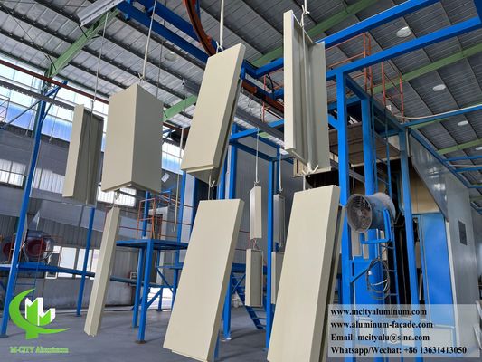 좋은 가격 맞춤 제작 금속 클래싱 알루미늄 패널 파우더 코팅 항 경화 온라인으로