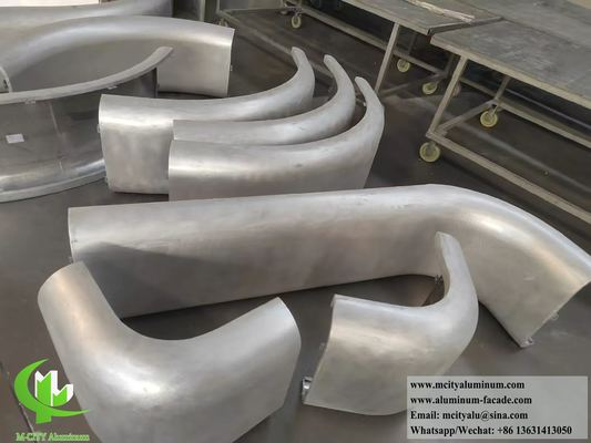 좋은 가격 맞춤형 하이퍼볼릭 금속 정면 알루미늄 클래딩 이중 곡선 온라인으로