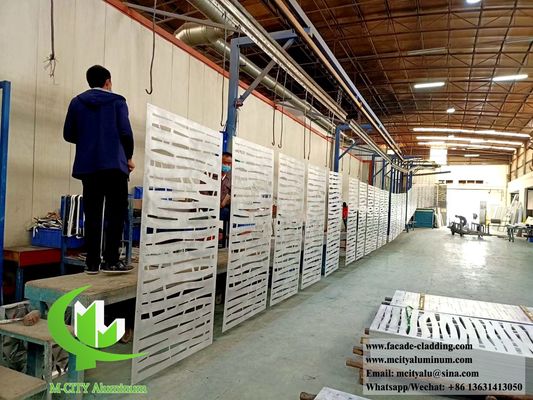 좋은 가격 레이저 절단 파우더 코팅 뚫린 알루미늄 벽 래딩 정원 금속 스크린 온라인으로