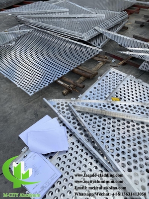 중국 뚫린 금속 표면 알루미늄 장 PVDF 2mm 두께 샴페인 색