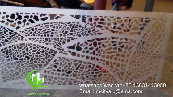좋은 가격 1000x2000mm 크기의 전면 및 커튼 벽에 맞춤형 패턴을 가진 PVDF 마감 알루미늄 장식판 온라인으로